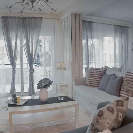 Luxury City Center Apartment Калампака Экстерьер фото